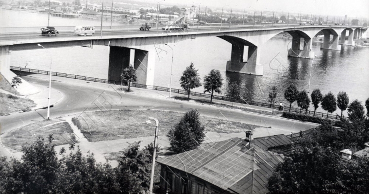 Ровно 50 лет назад в Ярославле торжественно открыли Октябрьский мост через Волгу