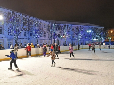 Где в Ярославле покататься на коньках: список катков