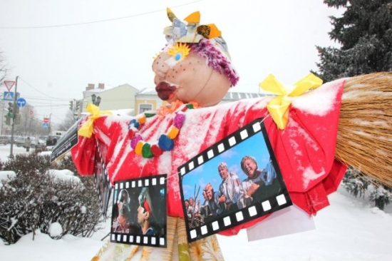 В Ярославле выставку масленичных кукол посвятили теме кино (ФОТО)