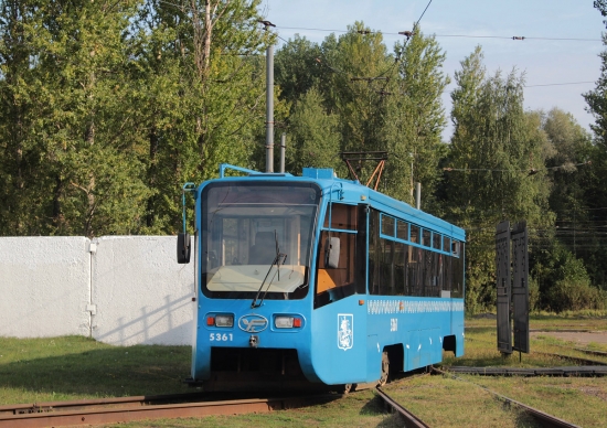 В Ярославль начали приезжать подаренные Москвой трамваи: фото и немного истории