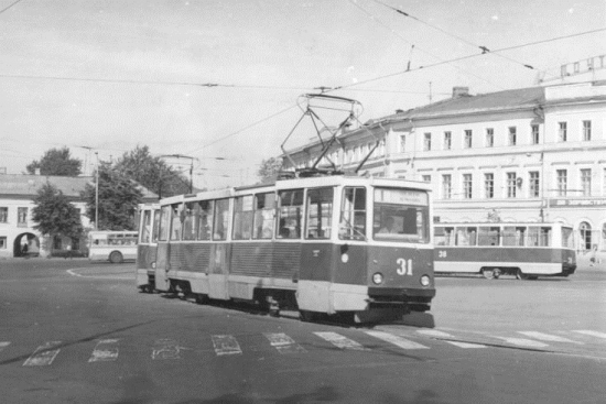 История в фотографиях: губернатор Ярославской области не позволил пойти трамваю по Ленинградскому проспекту