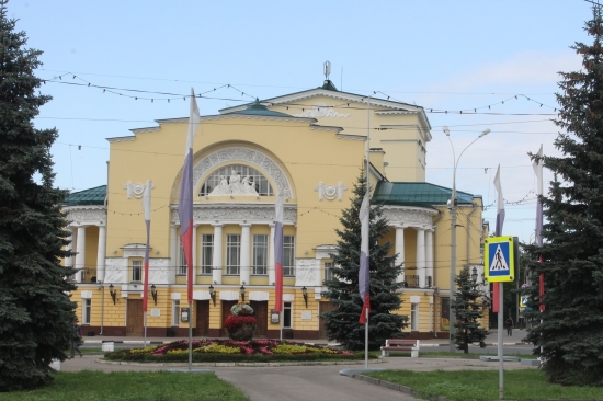 Первый месяц 270-го сезона: что посмотреть в Волковском в сентябре?