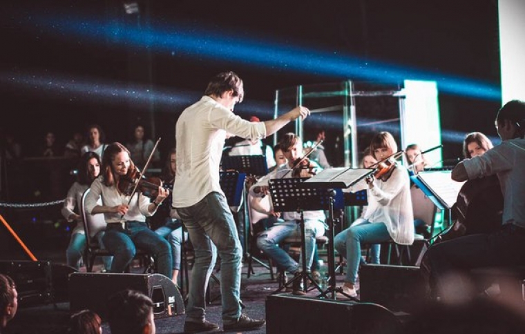 Ярославцы услышат культовые рок-хиты в исполнении симфонического оркестра Rockestralive