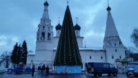 Советская площадь в Ярославле преображается к Новому году: фото