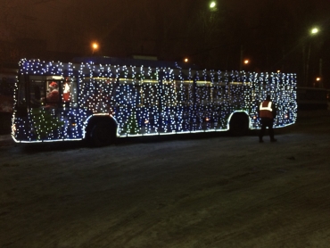 Прокатиться на новогоднем троллейбусе в Ярославле может любой желающий: расписание рейсов