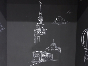 Трамвайное депо на месте «Ауры», казармы и Знаменская башня: раскрываем рисунки кофейни «Open Coffee»